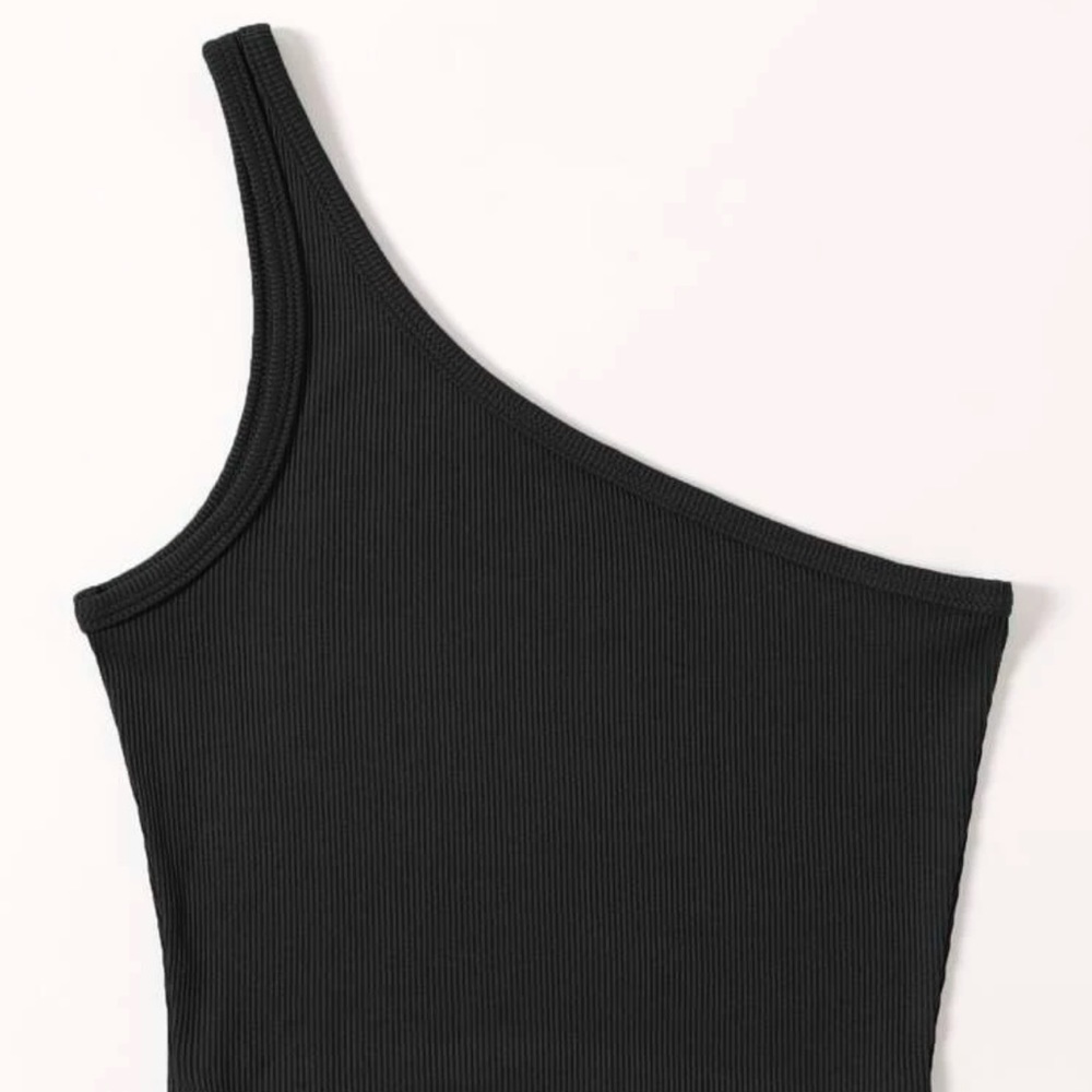 SHEIN Essnce One Shoulder Rib-knit Crop Top